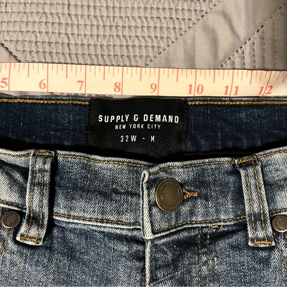 Supply & Demand Distressed Denim Jeans - Picture 3 of 7